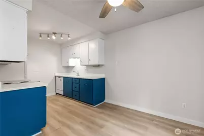 5630 200th Street SW #B313, Lynnwood, WA 98036 - Photo 5