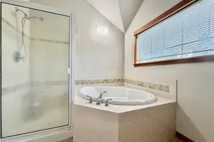 9216 Stone Ave N, Seattle, WA 98103 - Photo 15