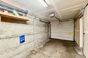 9216 Stone Ave N, Seattle, WA 98103 - Photo 25