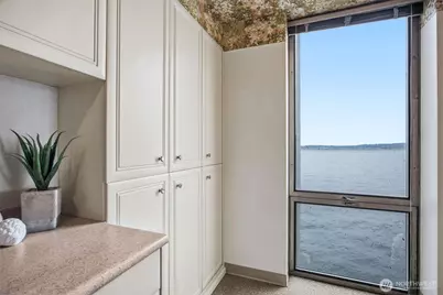 1620 43rd Avenue E #1B, Seattle, WA 98112 - Photo 19