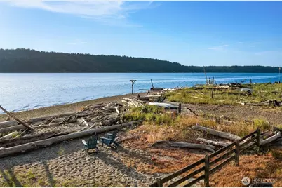 27830 Manzanita Beach Road SW, Vashon, WA 98070 - Photo 11