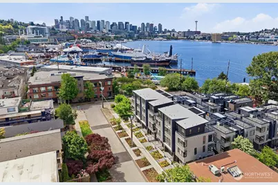 2011 Minor Avenue E, Seattle, WA 98102 - Photo 3