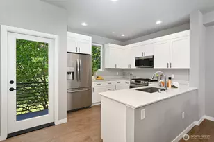 18028 10th Ave NE, Shoreline, WA 98155 - Photo 5