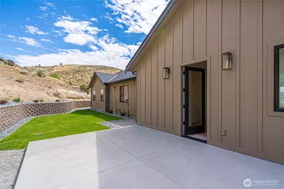 922 Long Drive, Chelan, WA 98816 - Photo 27