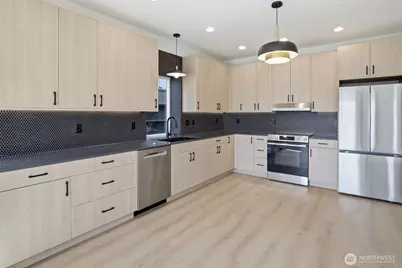 4517 35th Avenue S #E, Seattle, WA 98118 - Photo 7