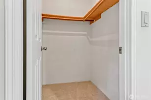 9810 116th Pl NE, Kirkland, WA 98033 - Photo 11