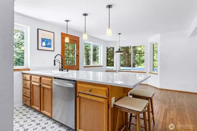 10095 NE Knight Road, Bainbridge Island, WA 98110 - Photo 11