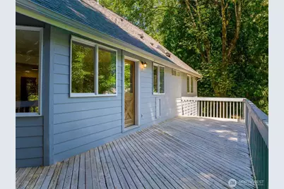 10095 NE Knight Road, Bainbridge Island, WA 98110 - Photo 23