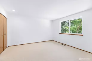 10095 NE Knight Rd, Bainbridge Island, WA 98110 - Photo 13