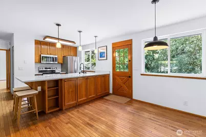 10095 NE Knight Road, Bainbridge Island, WA 98110 - Photo 9