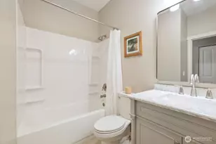 8745 Greenwood Ave N, Seattle, WA 98103 - Photo 17