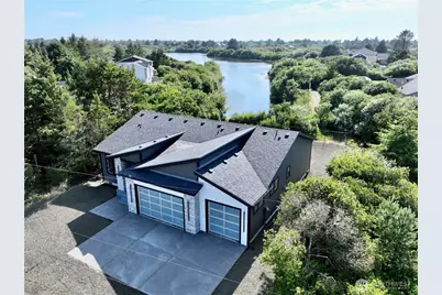 887 Texmar Avenue SW, Ocean Shores, WA 98569 - Photo 1