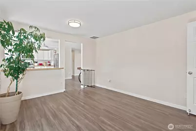 28504 23rd Avenue S, Federal Way, WA 98003 - Photo 17