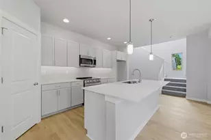12502 SE 256th Pl, Kent, WA 98030 - Photo 11