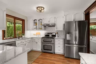 21016 NE 36th St, Sammamish, WA 98074 - Photo 5