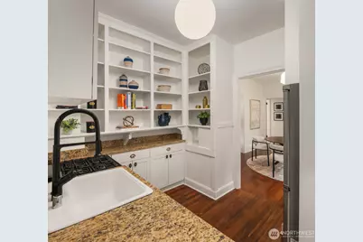 129 Warren Avenue N #G, Seattle, WA 98109 - Photo 9