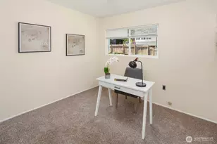 332 NE 50th St, Seattle, WA 98105 - Photo 11