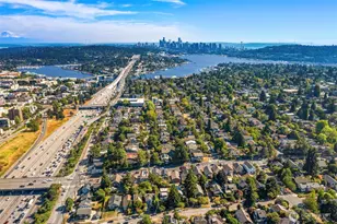 332 NE 50th St, Seattle, WA 98105 - Photo 19