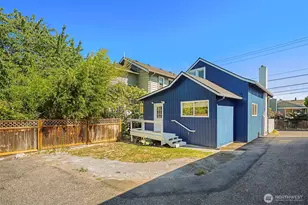 332 NE 50th St, Seattle, WA 98105 - Photo 15