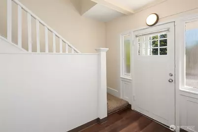 332 NE 50th Street, Seattle, WA 98105 - Photo 9