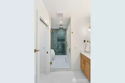 9549 Evanston Avenue N, Seattle, WA 98103 - Photo 29