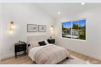 9549 Evanston Avenue N, Seattle, WA 98103 - Photo 33