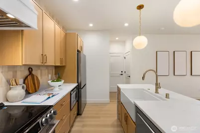 9549 Evanston Avenue N, Seattle, WA 98103 - Photo 23