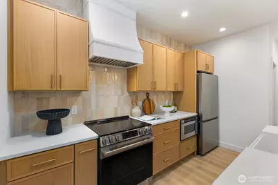 9549 Evanston Avenue N, Seattle, WA 98103 - Photo 21