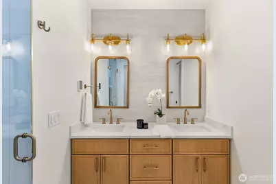 9549 Evanston Avenue N, Seattle, WA 98103 - Photo 31