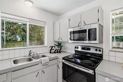 9191 NE Loughrey Avenue, Indianola, WA 98342 - Photo 13