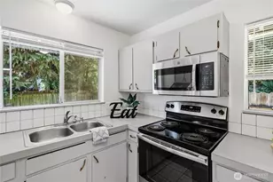 9191 NE Loughrey Ave, Indianola, WA 98342 - Photo 13