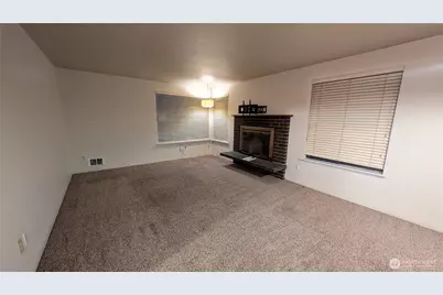1627 NE 199th Place, Shoreline, WA 98155 - Photo 11