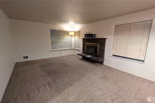 1627 NE 199th Pl, Shoreline, WA 98155 - Photo 11