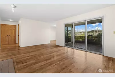 2811 14th W #101, Seattle, WA 98119 - Photo 7