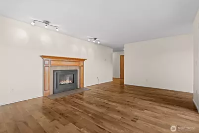 2811 14th W #101, Seattle, WA 98119 - Photo 9
