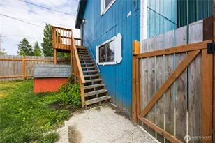 136 First St, Sumas, WA 98295 - Photo 5