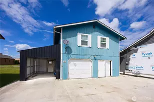 136 First St, Sumas, WA 98295 - Photo 3