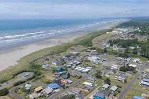 30 2nd St S, Pacific Beach, WA 98571 - Photo 31