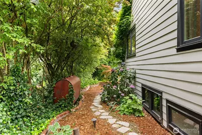 3924 S Pilgrim St, Seattle, WA 98118 - Photo 31
