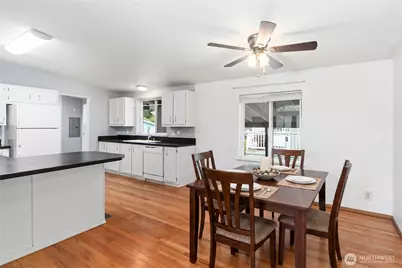 600 NE Saturn Lane, Bremerton, WA 98311 - Photo 5