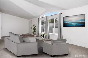 600 NE Saturn Ln, Bremerton, WA 98311 - Photo 3