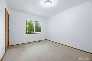 8208 Locust Ave E, Bonney Lake, WA 98391 - Photo 23