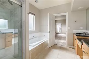2749 SW Fairway Point Dr, Oak Harbor, WA 98277 - Photo 23