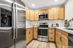 12680 NE 10th Pl, Bellevue, WA 98005 - Photo 11