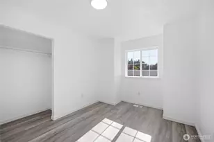 12705 6th Ave E, Tacoma, WA 98445 - Photo 15