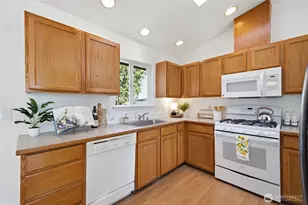 12705 6th Ave E, Tacoma, WA 98445 - Photo 11