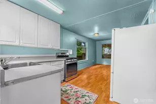 2528 Westwind Dr NW, Olympia, WA 98502 - Photo 5