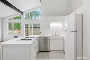 7901 196th St SW, Edmonds, WA 98026 - Photo 11