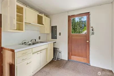 220 Shady Glen Lane, Easton, WA 98925 - Photo 5