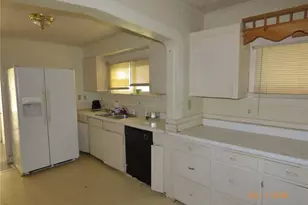 2218 W 5th St, Aberdeen, WA 98520 - Photo 5